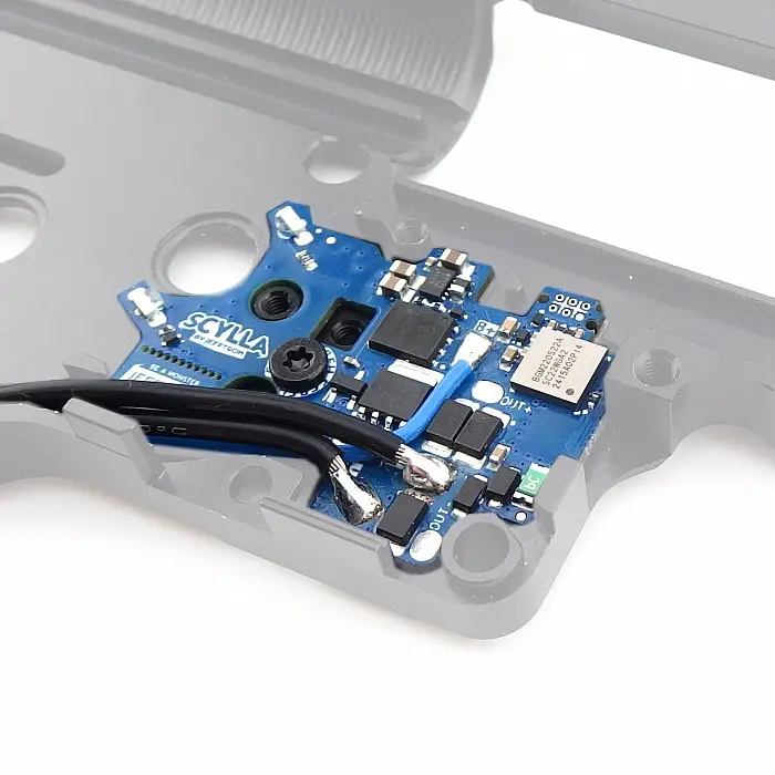 scylla-v2-gearbox-front.webp
